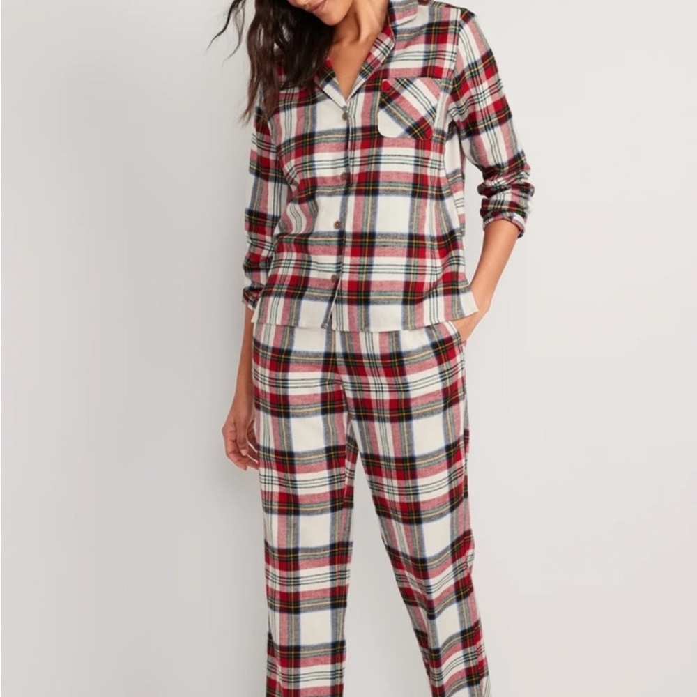 Plaid Women's Pajama Set (Old Navy)